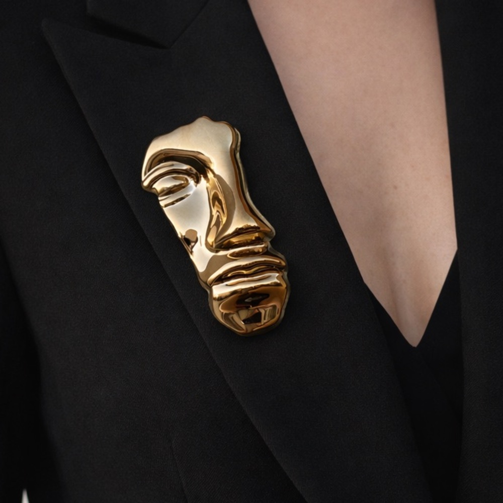 Abstract Gold Face Brooch – Modern Statement Art Pin